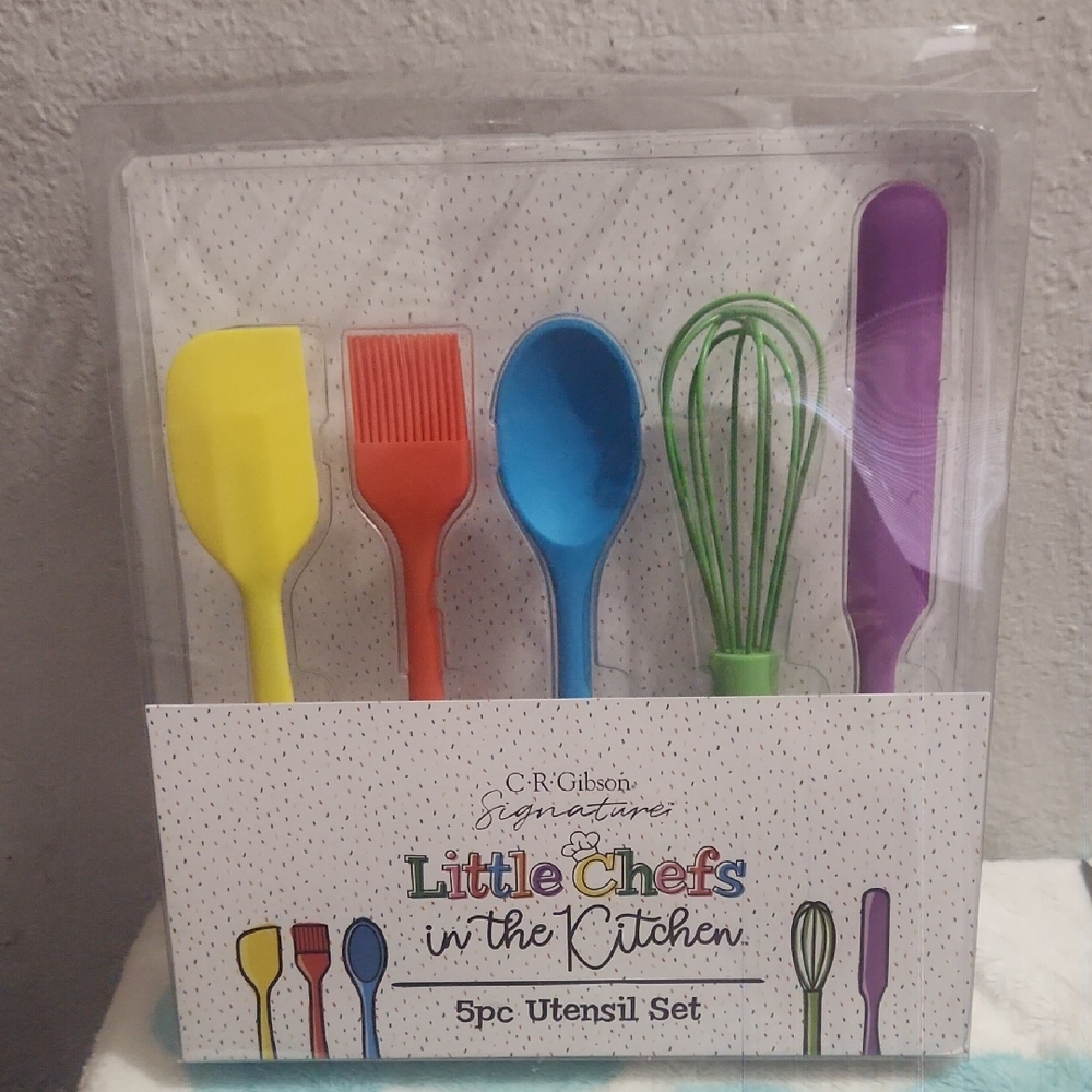 C.R. Gibson Little Chef's In The Kitchen 5 Piece Utensil Set